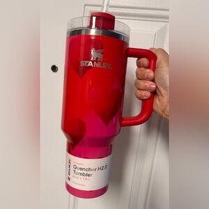 NWT Stanley 40oz Red Heart Cup